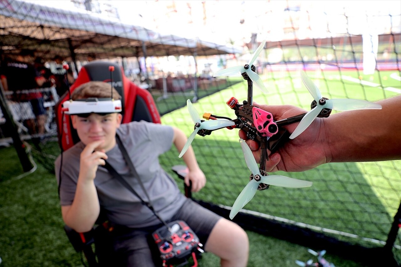 Havacılık, Uzay ve Teknoloji Festivali (TEKNOFEST) kapsamında Mersin'de düzenlenen "Drone...