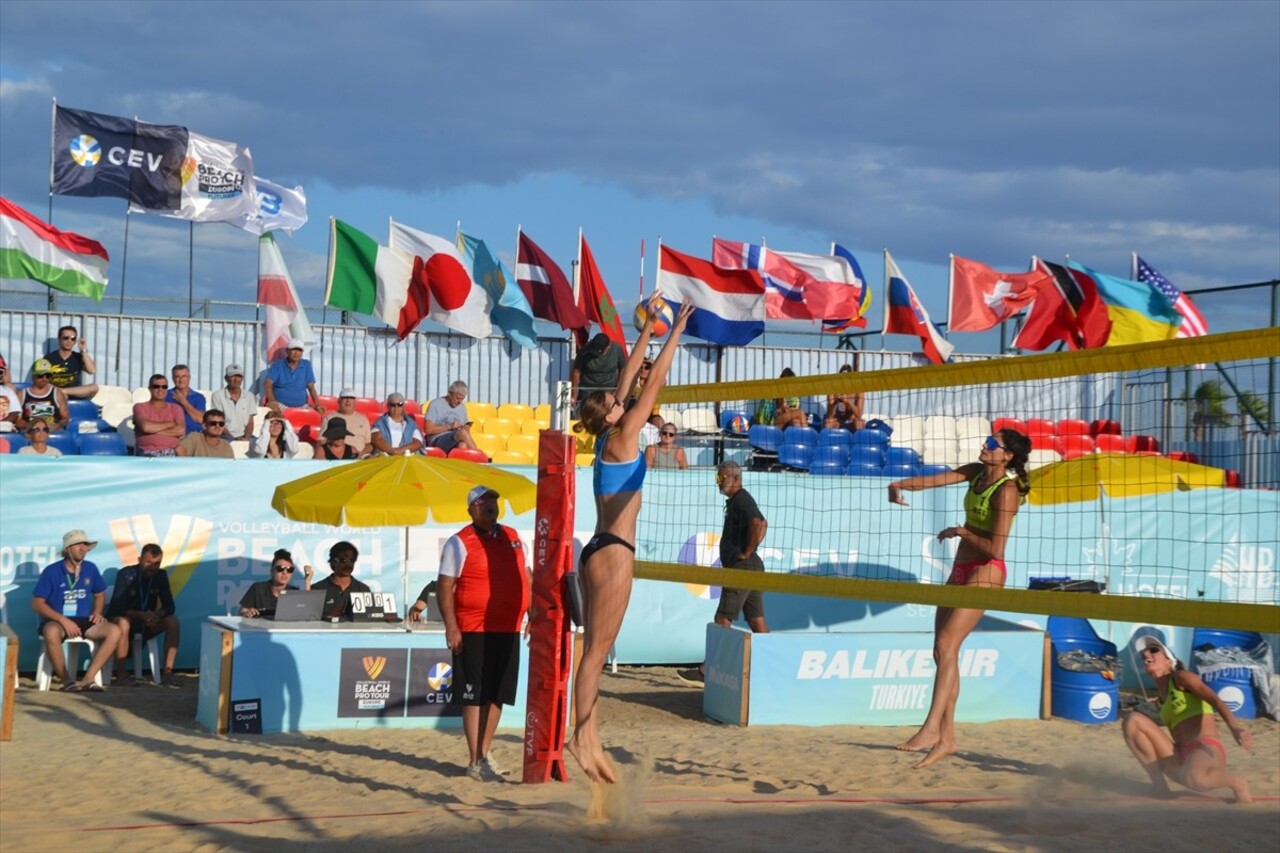 Plaj voleybolunda 2024 VW Beach Pro Tour Futures Balıkesir Etabı, 122 sporcunun katılımıyla...