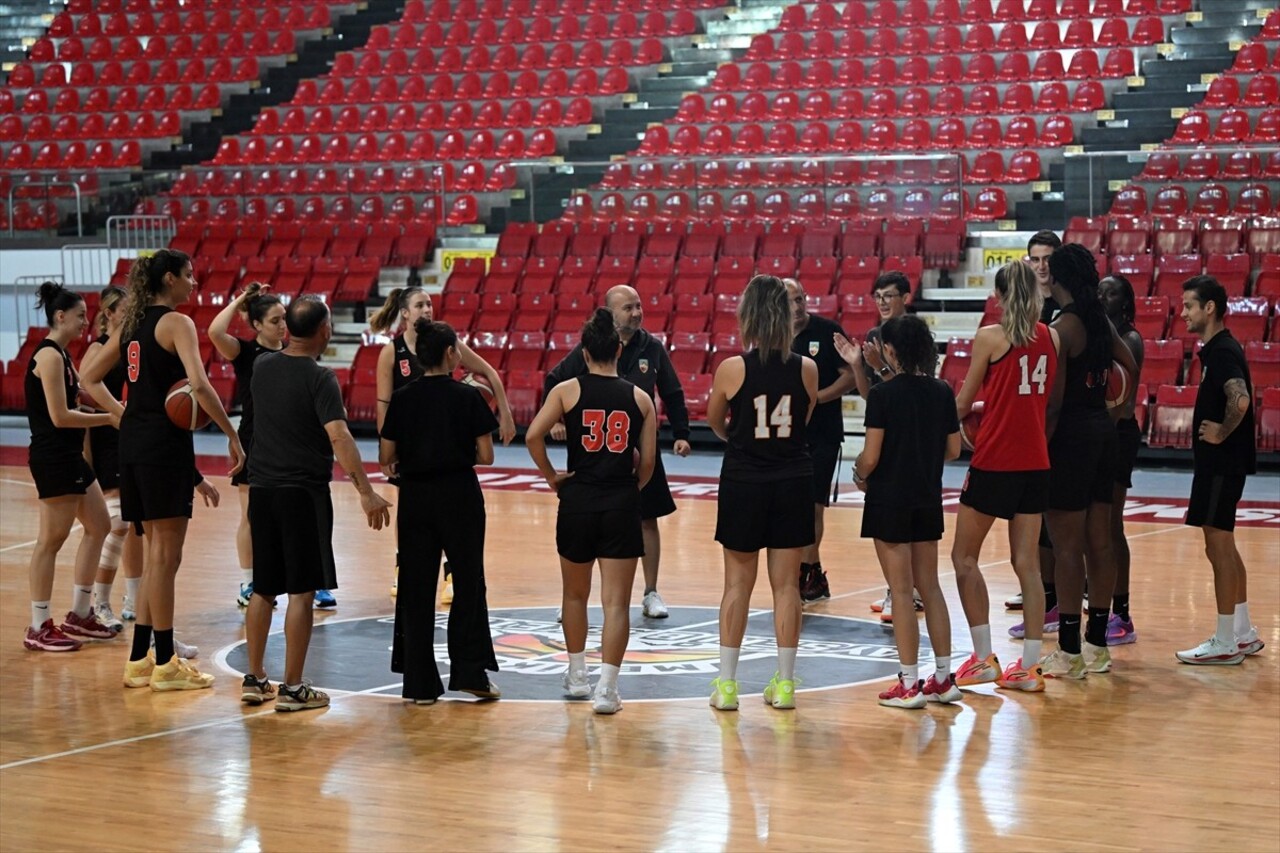 ING Kadınlar Basketbol Süper Ligi ekiplerinden Melikgazi Kayseri Basketbol, ligin ilk haftasında...