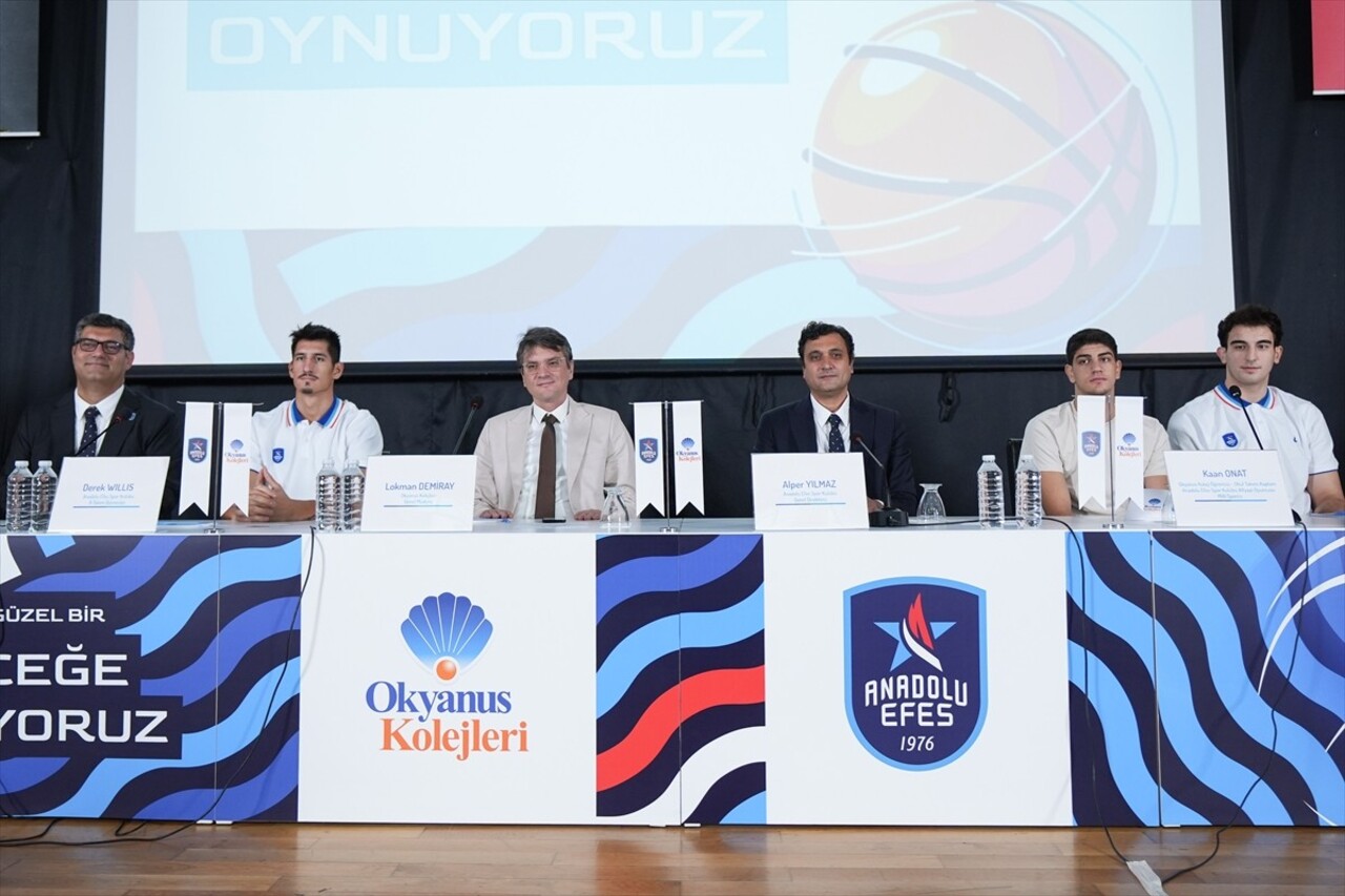 Anadolu Efes Spor Kulübü ile Okyanus Kolejleri arasındaki 8 yıldır devam eden iş birliği anlaşması...