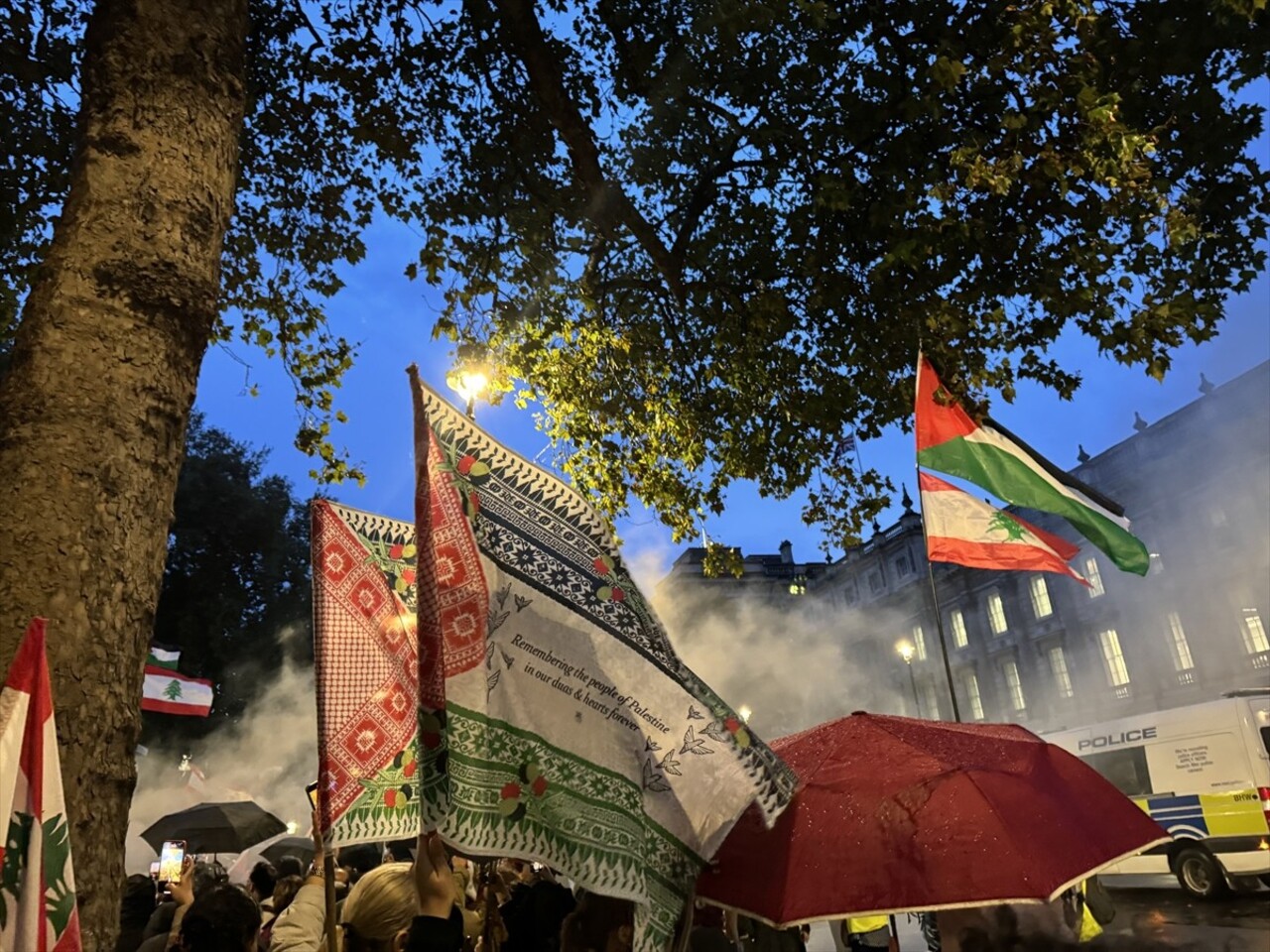 İngiltere'nin başkenti Londra'da, İsrail'in Gazze ve Lübnan'da devam eden saldırıları protesto...