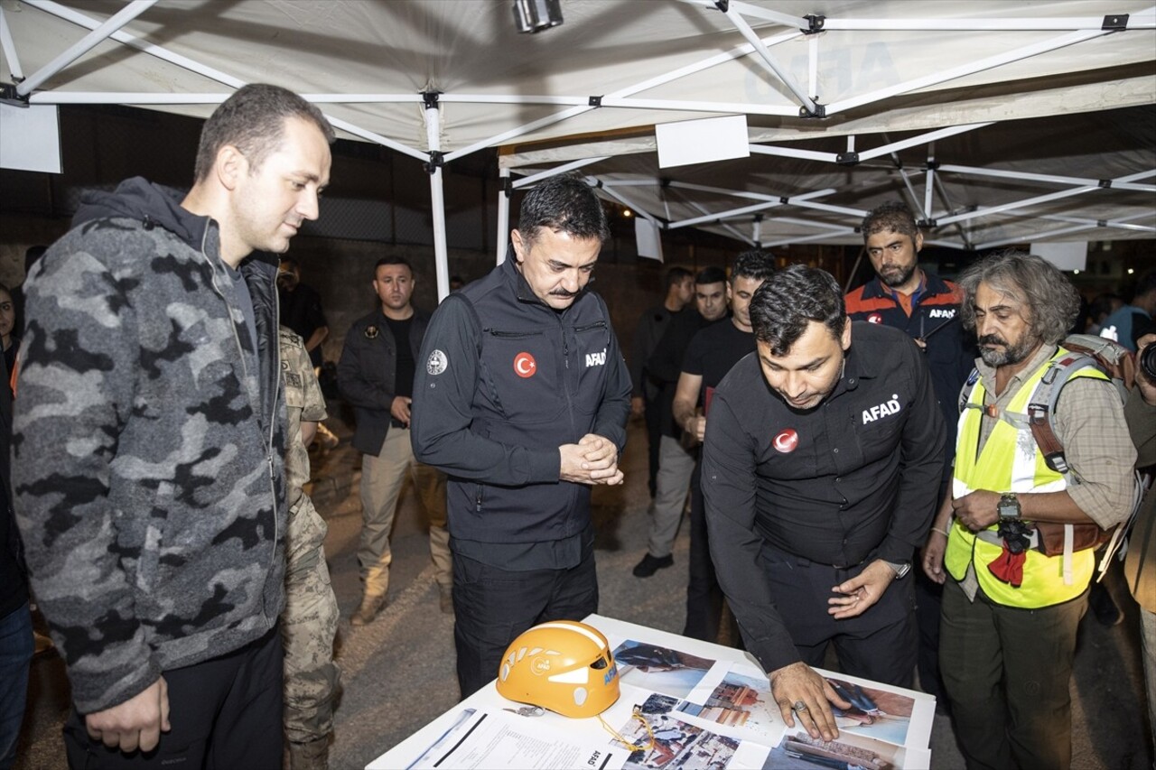 Tunceli'de deprem sonrası enkazda arama kurtarma tatbikatı gerçekleştirildi. Valilik ile İl Afet...