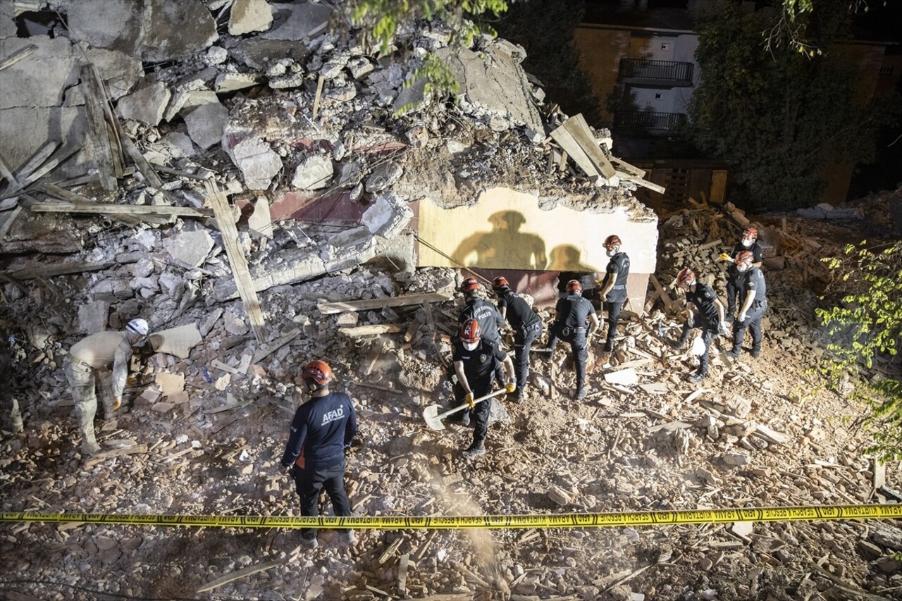 Tunceli'de deprem sonrası enkazda arama kurtarma tatbikatı gerçekleştirildi. Valilik ile İl Afet...