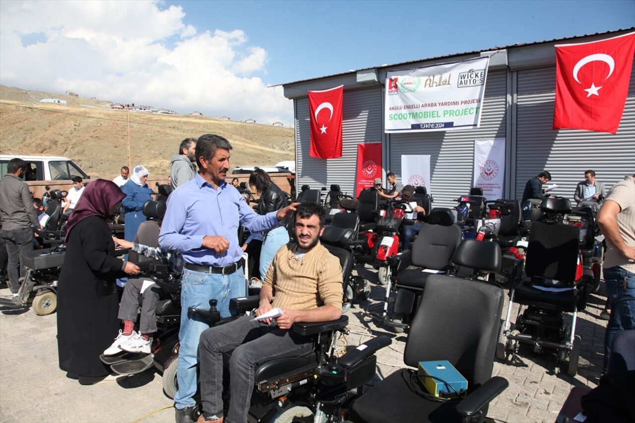 Bitlis'in Ahlat ilçesinde, engellilerin hayatının kolaylaştırılması amacıyla temin edilen 50 akülü...