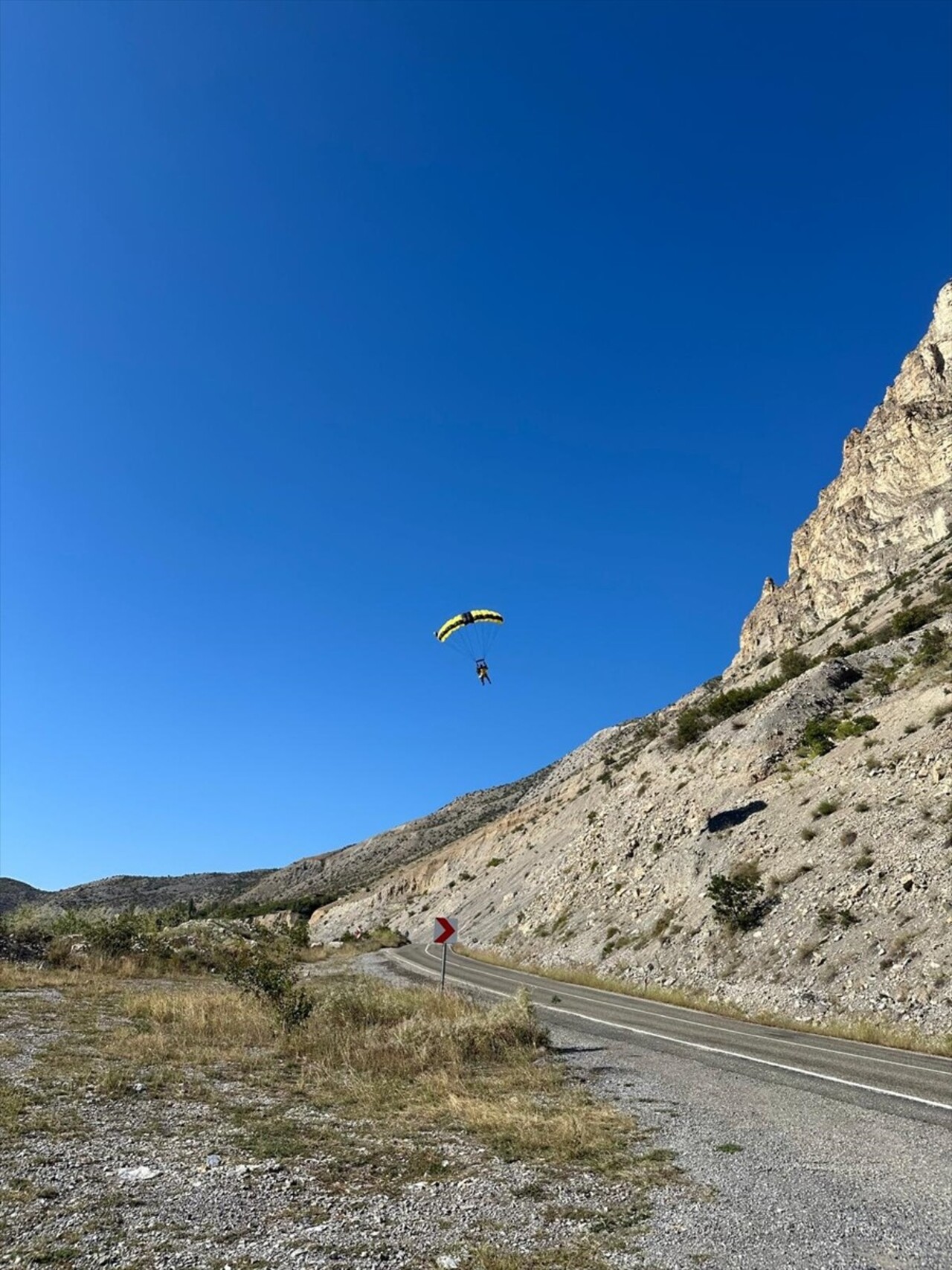 Erzurum'da düzenlenen "Airfest Uzundere", yurt içi ve yurt dışından ekstrem sporcularının yüksek...