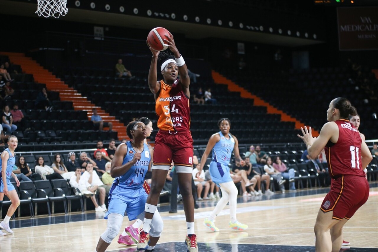 ING Kadınlar Basketbol Süper Ligi'nin ilk haftasında İlkem Yapı Tarsus Spor ile Galatasaray Çağdaş...