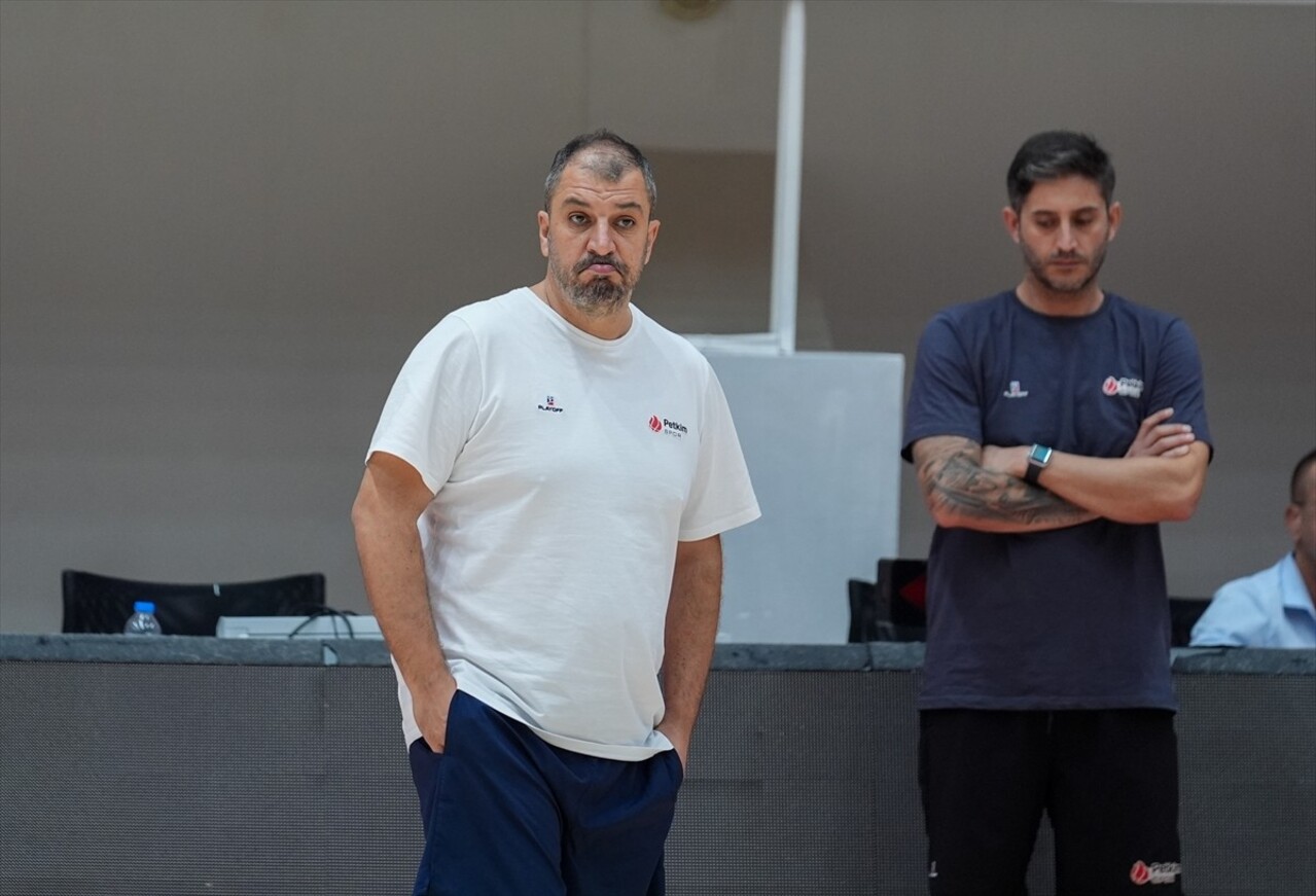 İlk defa mücadele ettiği Basketbol Şampiyonlar Ligi'nde B Grubu'nun ilk maçında Polonya'da King...