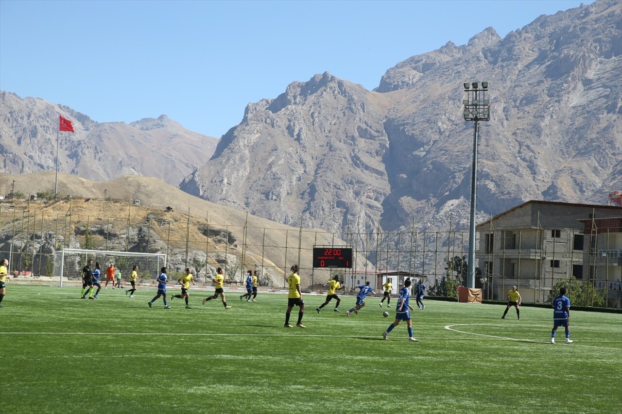 Turkcell Kadın Futbol Süper Ligi'nin 4. hafta mücadelesinde Hakkarigücü Spor, ALG Spor ile Merzan...