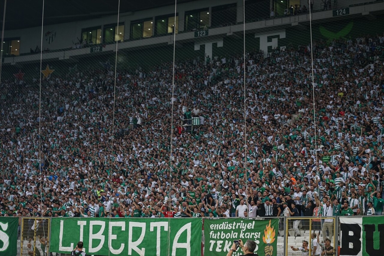 Bursaspor'un TFF 3 Lig 'in dördüncü haftasında Muşspor'u sahasında misafir etti. Satışa çıktığı...