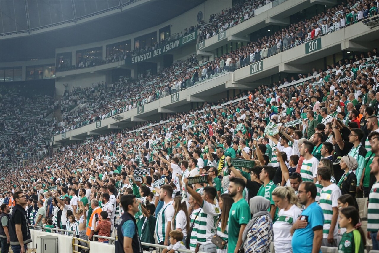 Bursaspor'un TFF 3 Lig 'in dördüncü haftasında Muşspor'u sahasında misafir etti. Satışa çıktığı...