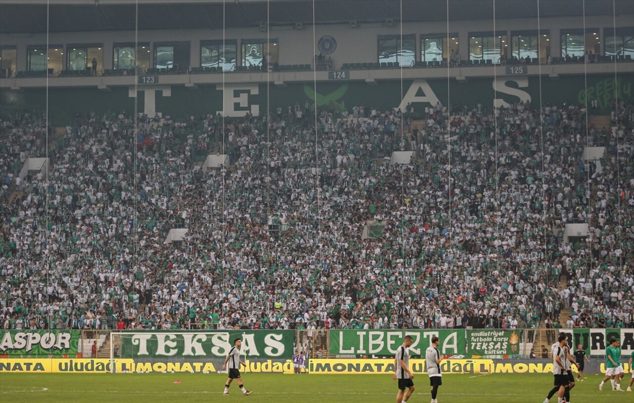 Bursaspor'un TFF 3 Lig 'in dördüncü haftasında Muşspor'u sahasında misafir etti. Satışa çıktığı...