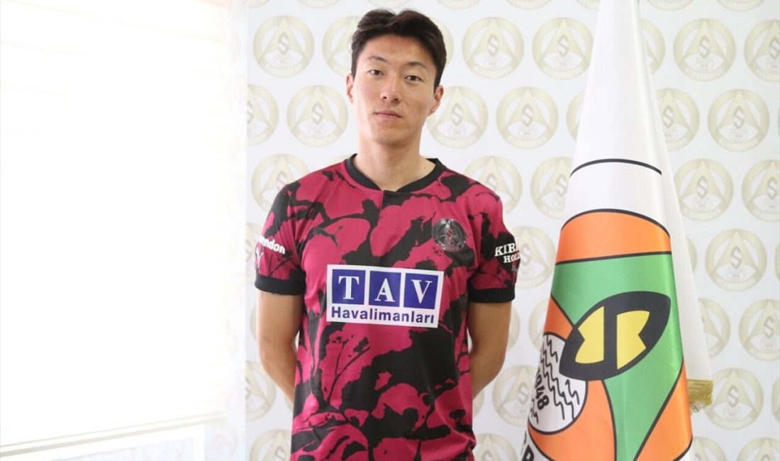 Alanyaspor, Ui-jo Hwang ile