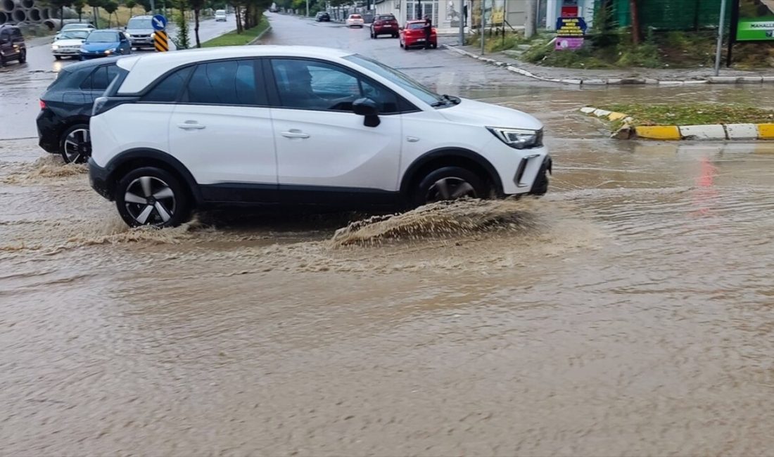 Isparta'da etkili olan sağanak