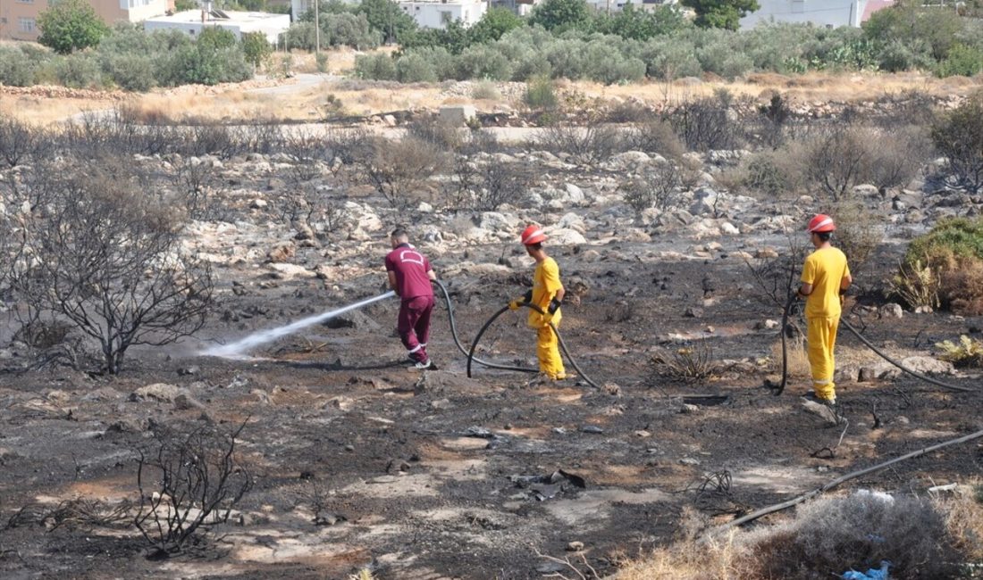 Silifke'de çıkan yangın, itfaiye