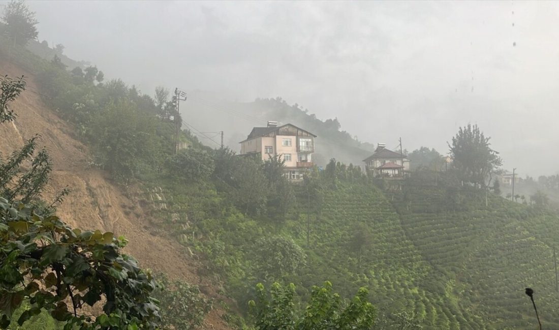 Rize'de etkili olan sağanak