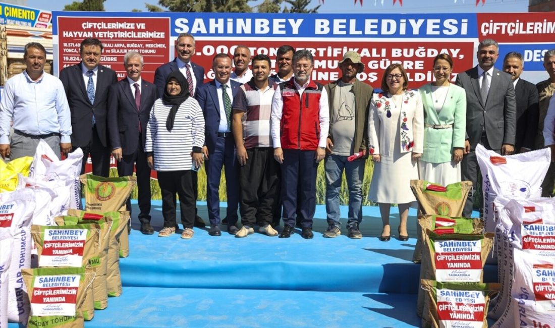 Bakan Yumaklı, Gaziantep'te tohum