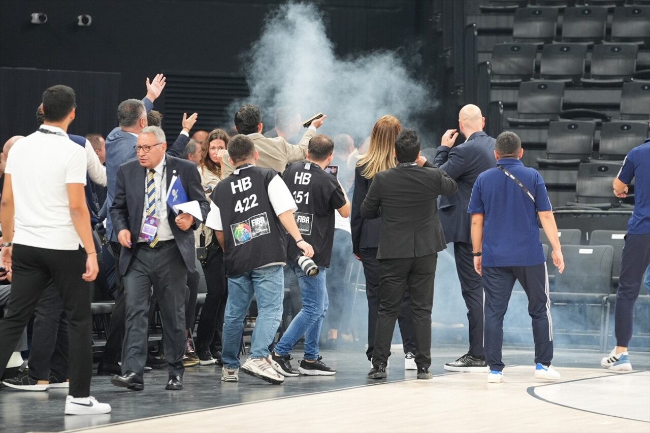 Basketbolda Fenerbahçe Opet ile Beşiktaş arasında Basketbol Gelişim Merkezi'nde oynanan FIBA...