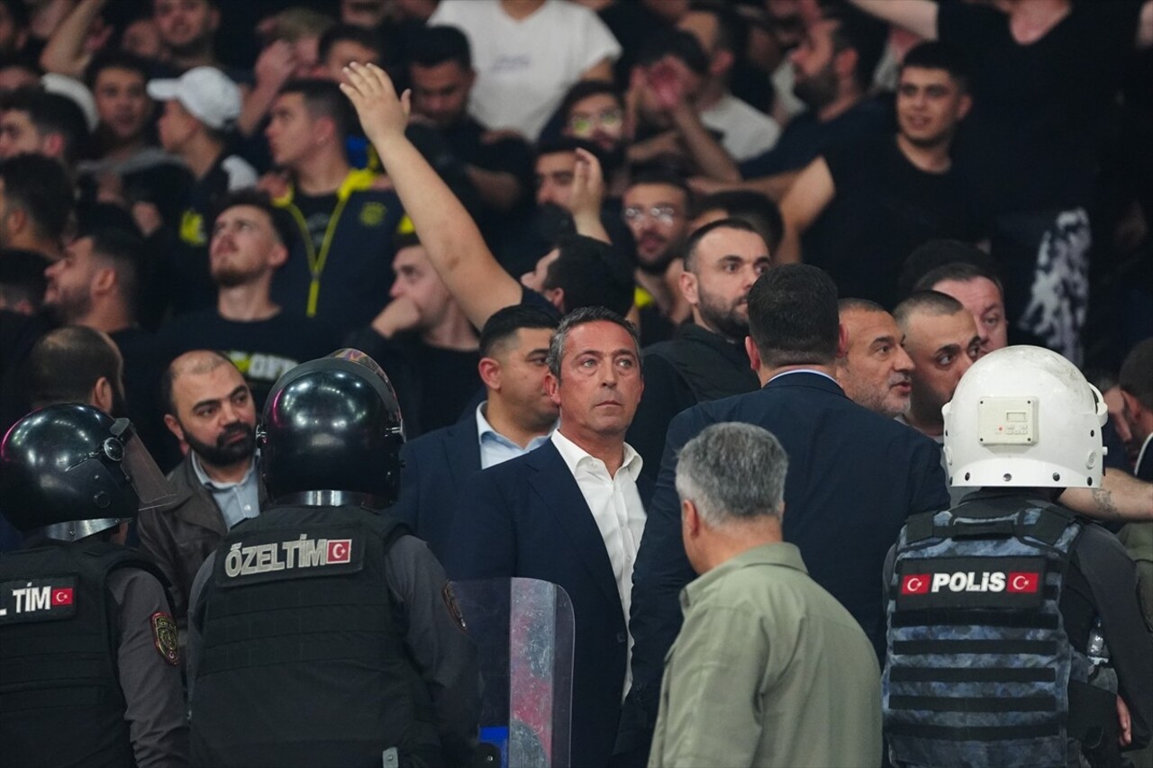 Fenerbahçe Opet ile Beşiktaş arasında Basketbol Gelişim Merkezi'nde oynanan FIBA Kadınlar Süper...