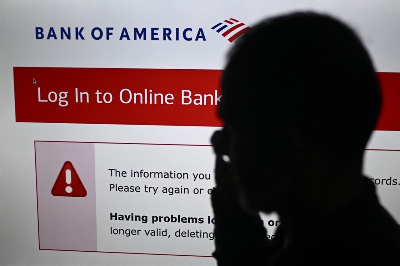 Bank of America'nın bazı müşterilerinin hesaplarına erişim sorunu yaşadığı belirtildi. 