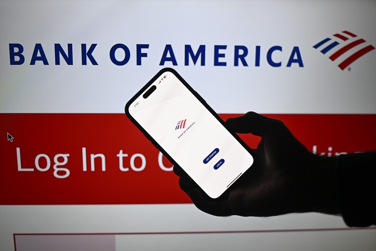 Bank of America'nın bazı müşterilerinin hesaplarına erişim sorunu yaşadığı belirtildi. 