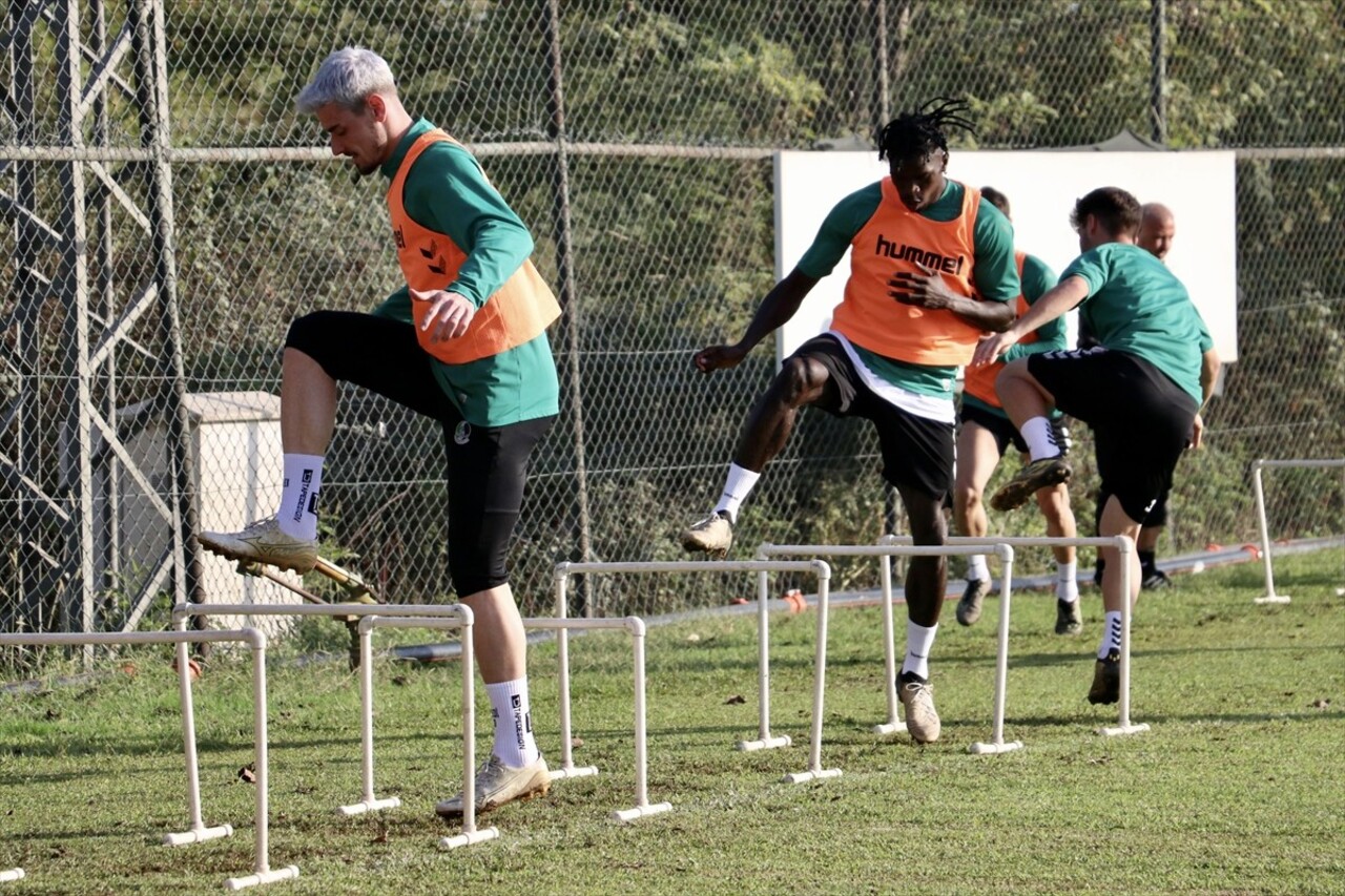 Sakaryaspor, Trendyol 1. Lig'in 8. haftasında deplasmanda Fatih Karagümrük ile oynayacağı...