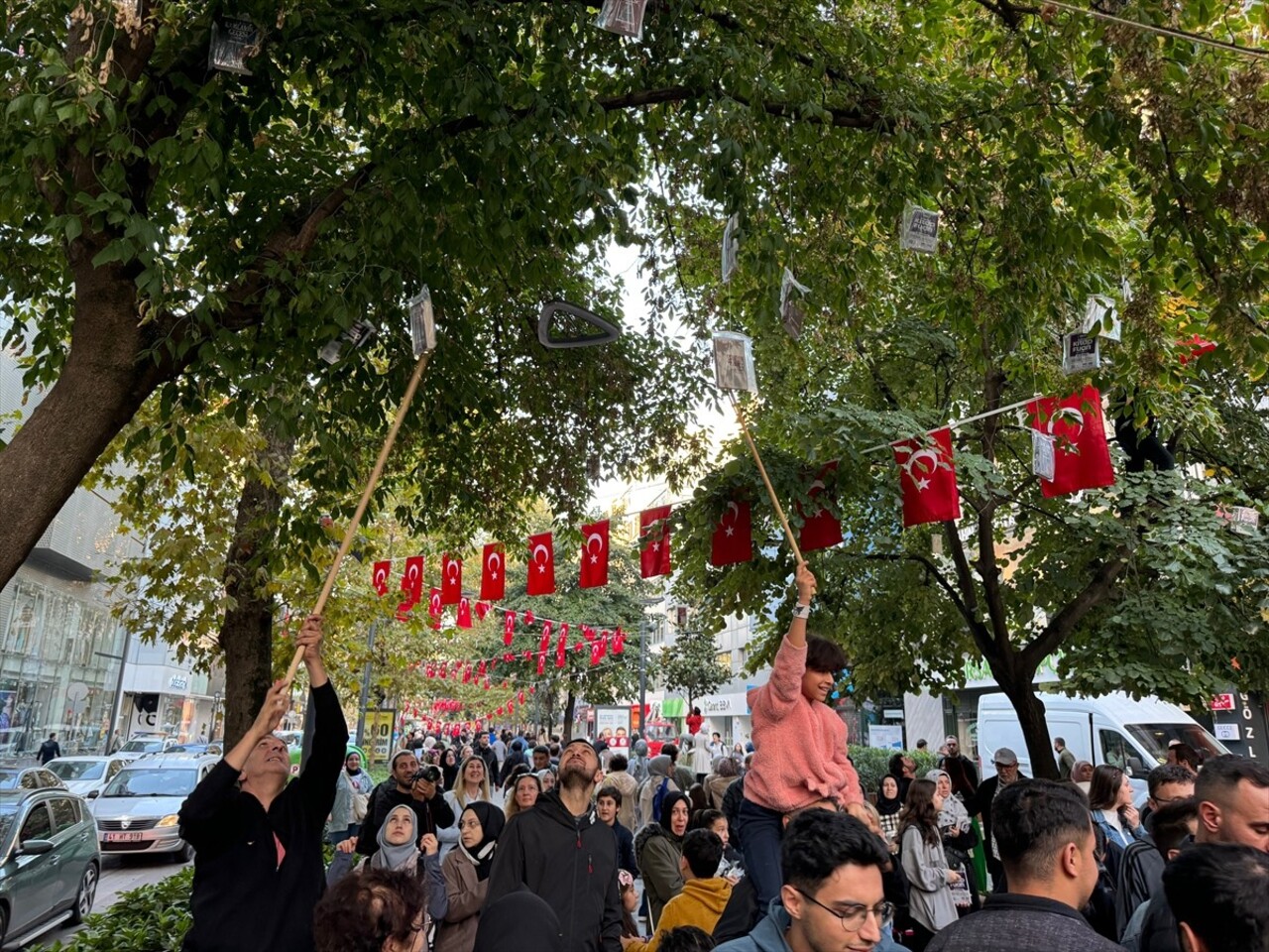 Kocaeli Büyükşehir Belediyesince bu yıl 14'üncüsü düzenlenen Kocaeli Kitap Fuarı, 530 yayın evi...