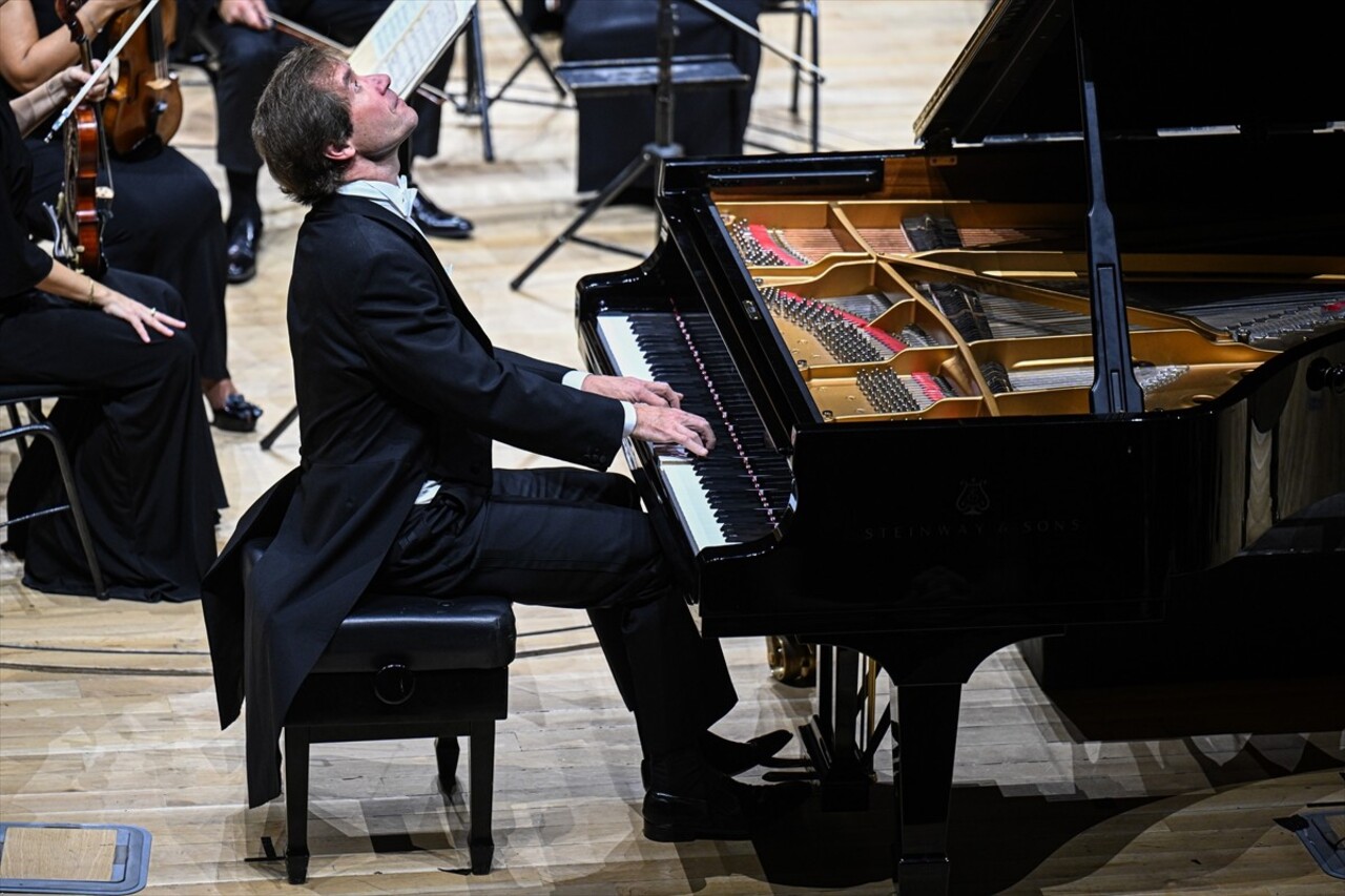 Cumhurbaşkanlığı Senfoni Orkestrası (CSO), yeni konser sezonunu açtı. "Orkestranın Ankara'ya...