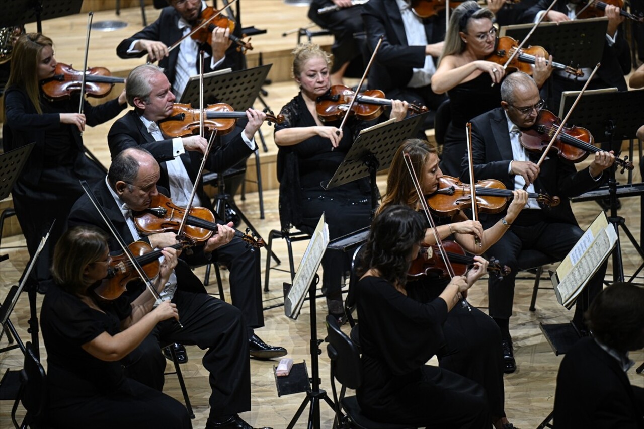 Cumhurbaşkanlığı Senfoni Orkestrası (CSO), yeni konser sezonunu açtı. "Orkestranın Ankara'ya...