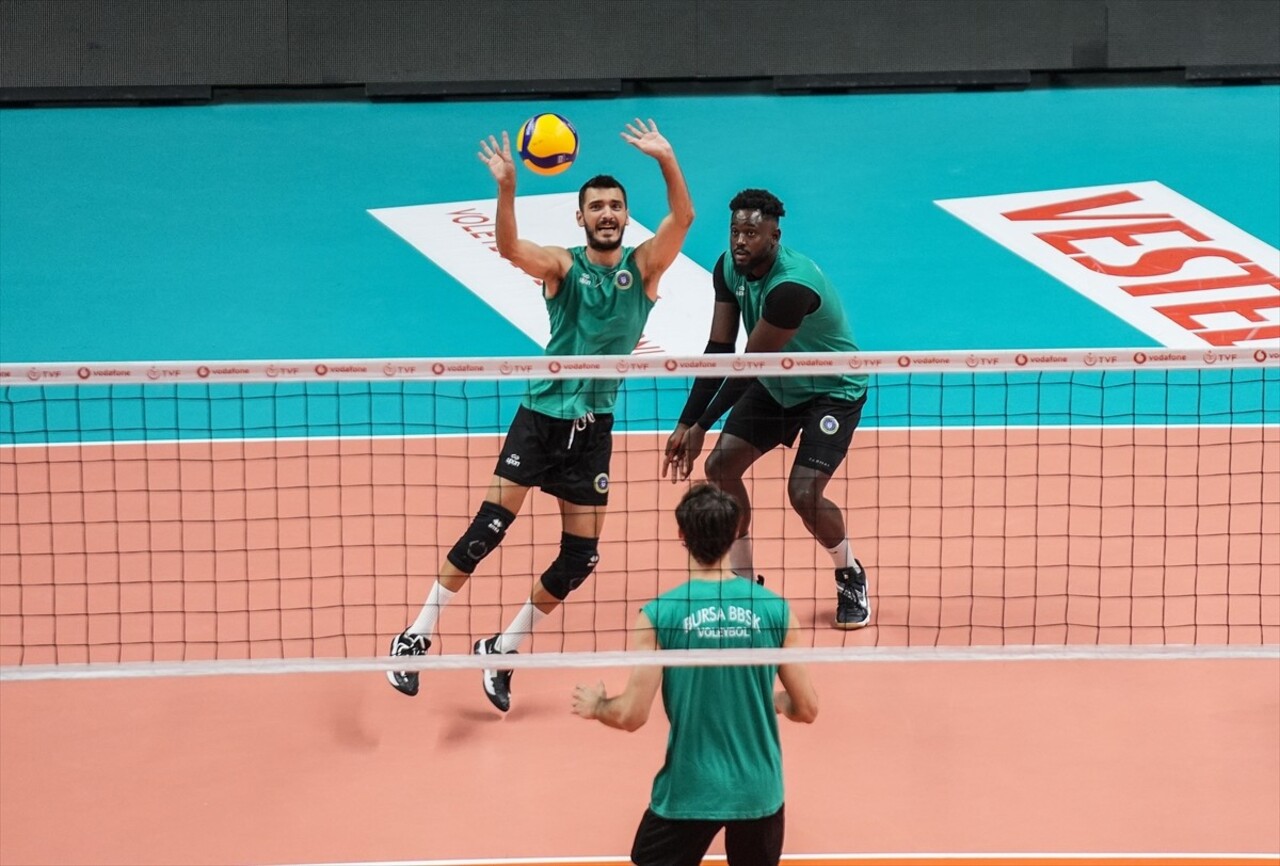 Voleybol SMS Grup Efeler Ligi'nde 2024-2025 sezonuna yarın Fenerbahçe Medicana maçıyla başlayacak...