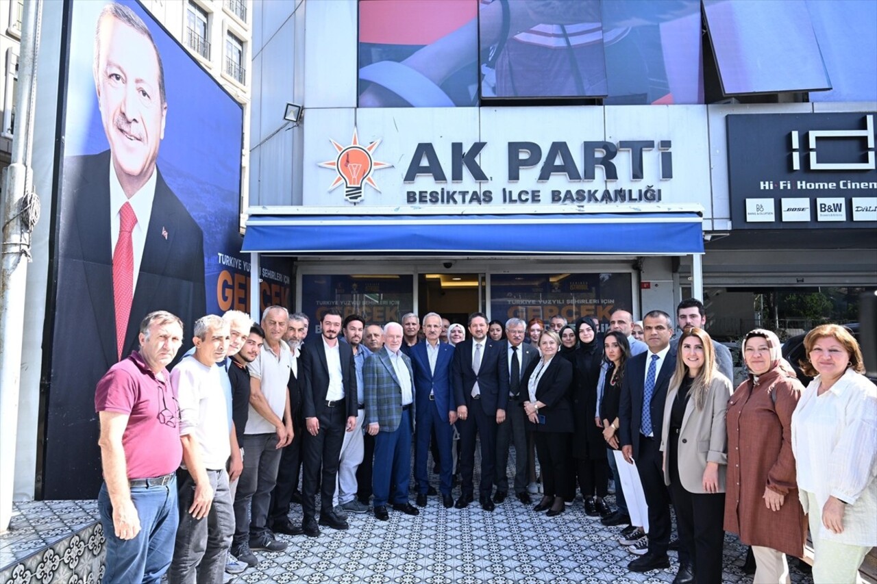 Ulaştırma ve Altyapı Bakanı Abdulkadir Uraloğlu, AK Parti Beşiktaş İlçe Başkanlığı'nı ziyaret...