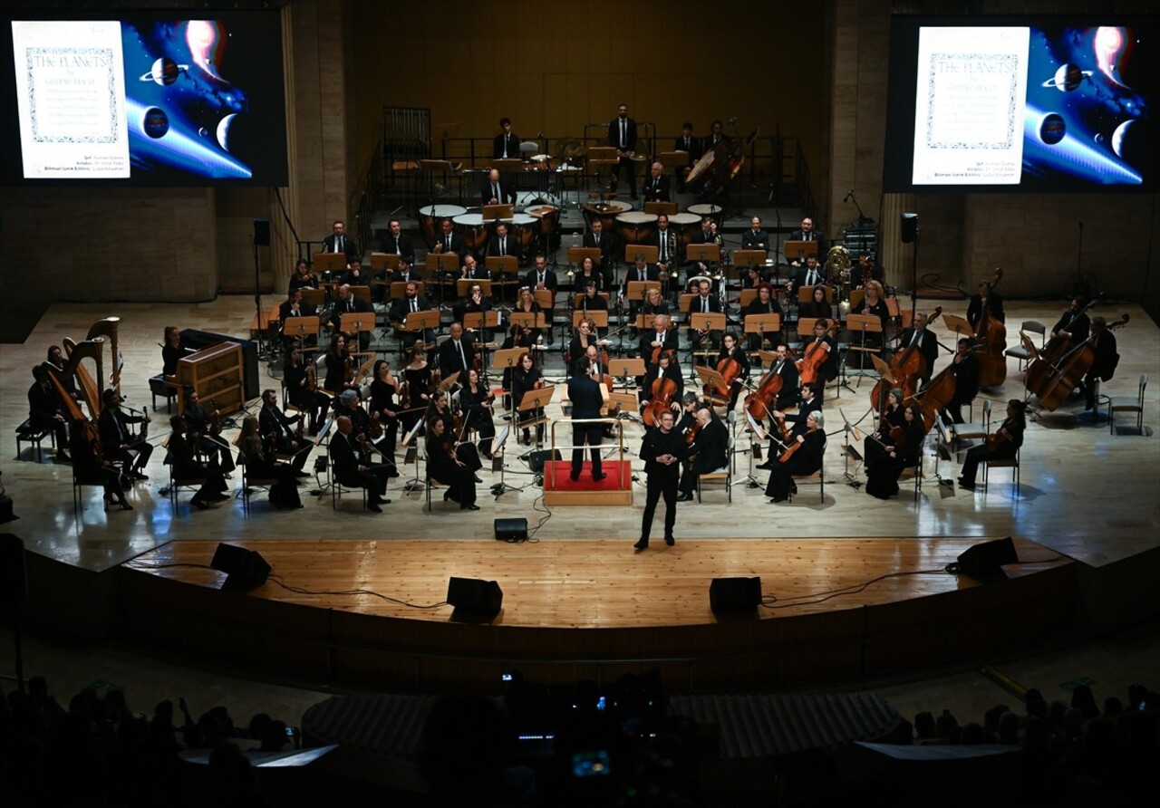 Bilkent Senfoni Orkestrasınca "Dünya Uzay Haftası" kapsamında NASA'dan Türkiye'ye gelen...