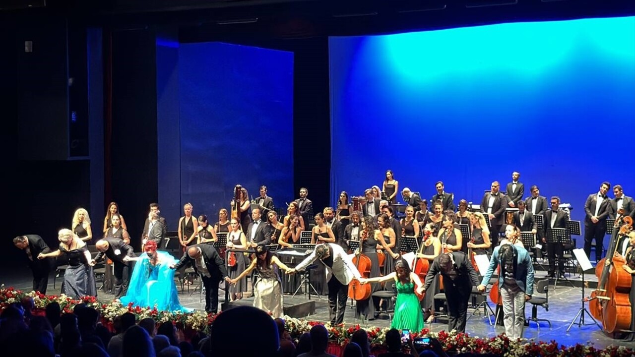 Antalya Devlet Opera ve Balesi, sezon açılışına özel düzenlenen "Gala Konser" ile sanatseverlerle...