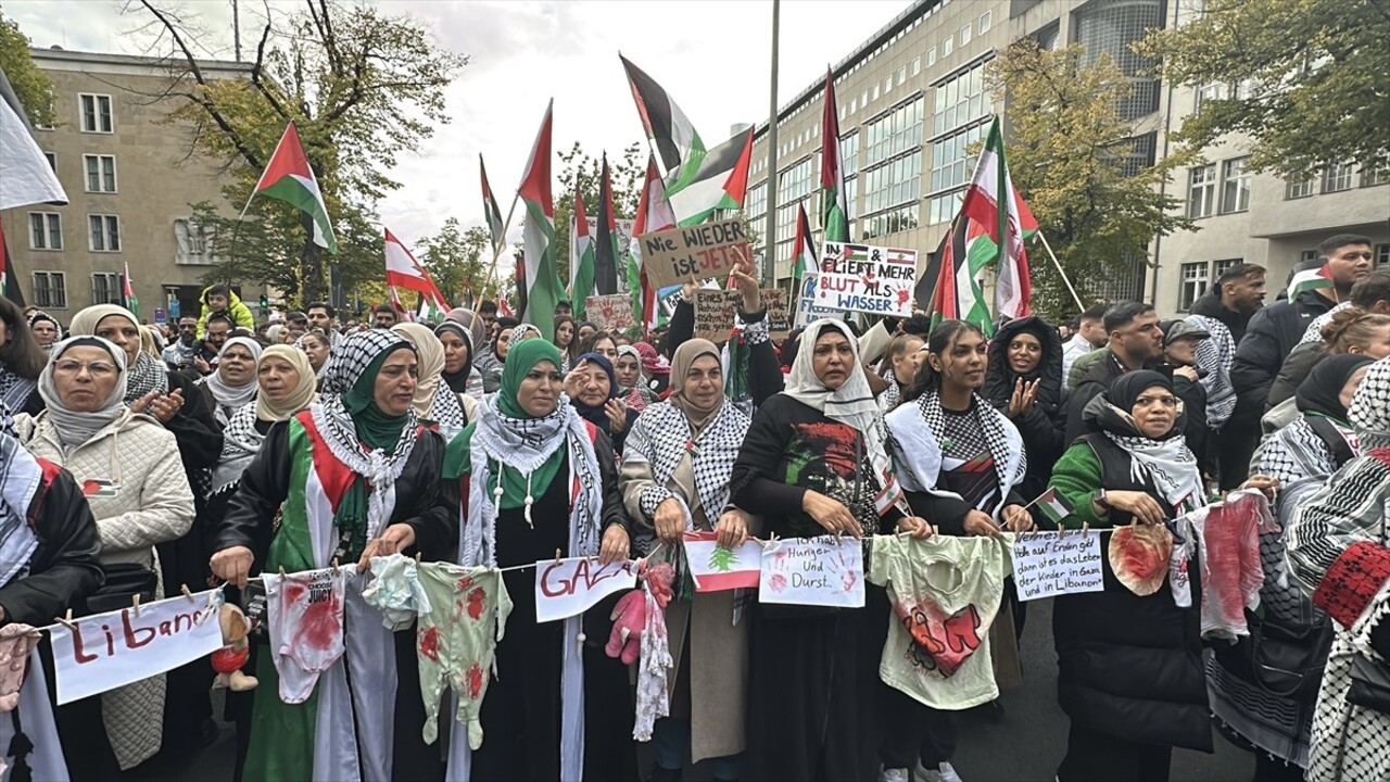 Almanya’nın İsrail’in Gazze’de işlediği soykırım ve Filistin gösterilerinde Alman polisinin...