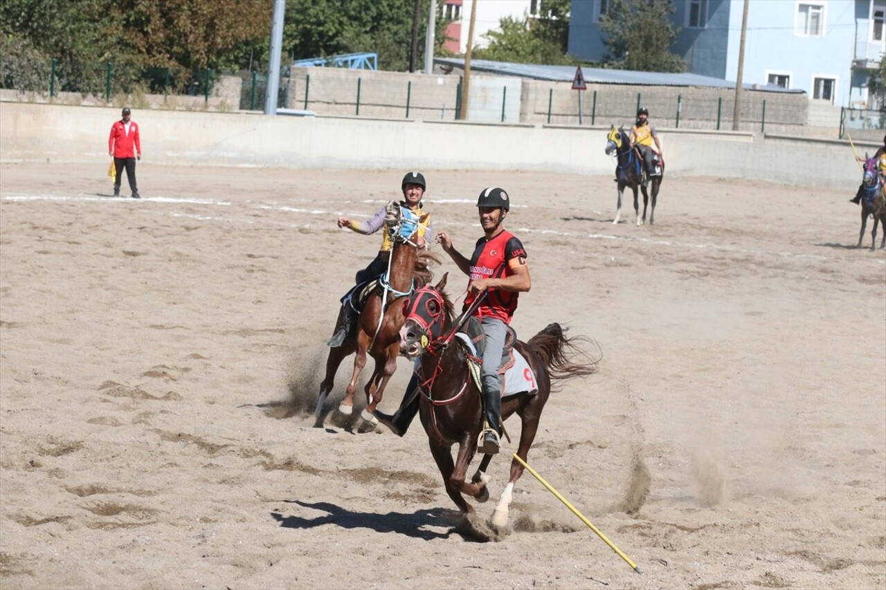 Atlı Cirit 2024 Sezonu Esat Akdağ 1. Ligi Kırmızı Grup müsabakaları Kayseri'de yapıldı. Kayseri...