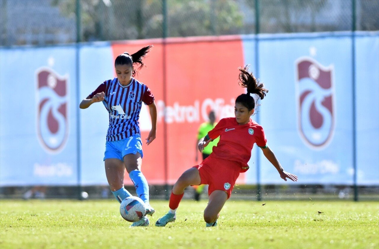 Turkcell Kadın Futbol Süper Ligi'nin 5. haftasında Trabzonspor Petrol Ofisi ile Amed Sportif...