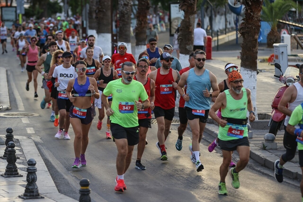 Muğla'nın Bodrum ilçesinde 7'incisi düzenlenen Intersport Asics Bodrum Yarı Maratonu koşuldu....