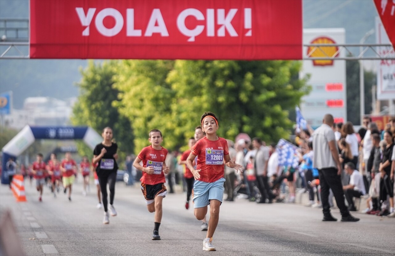 Bursa'da 11'incisi düzenlenen "Eker I Run Koşusu", 5 bin sporcunun katılımıyla...