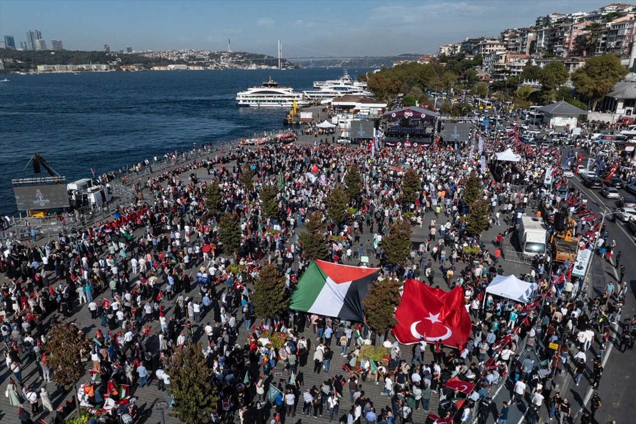 Filistin'e Destek Platformu çatısı altında bir araya gelen sivil toplum kuruluşları, Gazze'de bir...