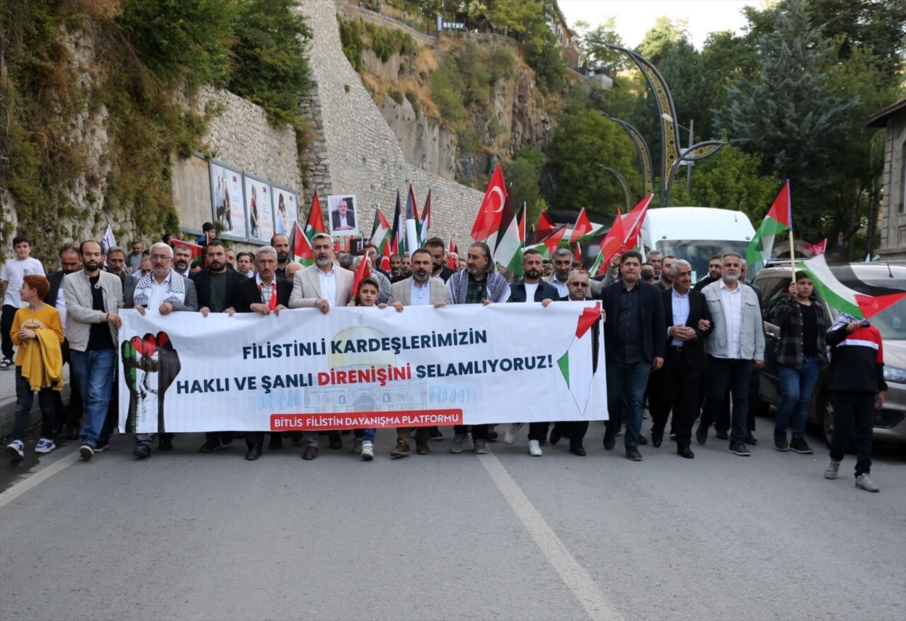 Bitlis'te İsrail'in Gazze'ye yönelik saldırılarına tepki amacıyla yürüyüş düzenlendi, basın...