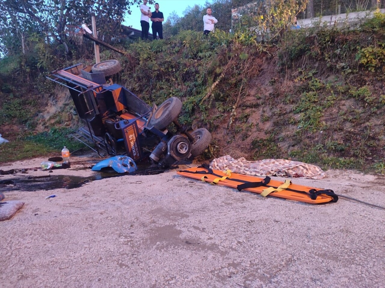 Ordu'nun Aybastı ilçesinde tarım aracının devrildiği kazada, sürücünün çocuklarından biri öldü...