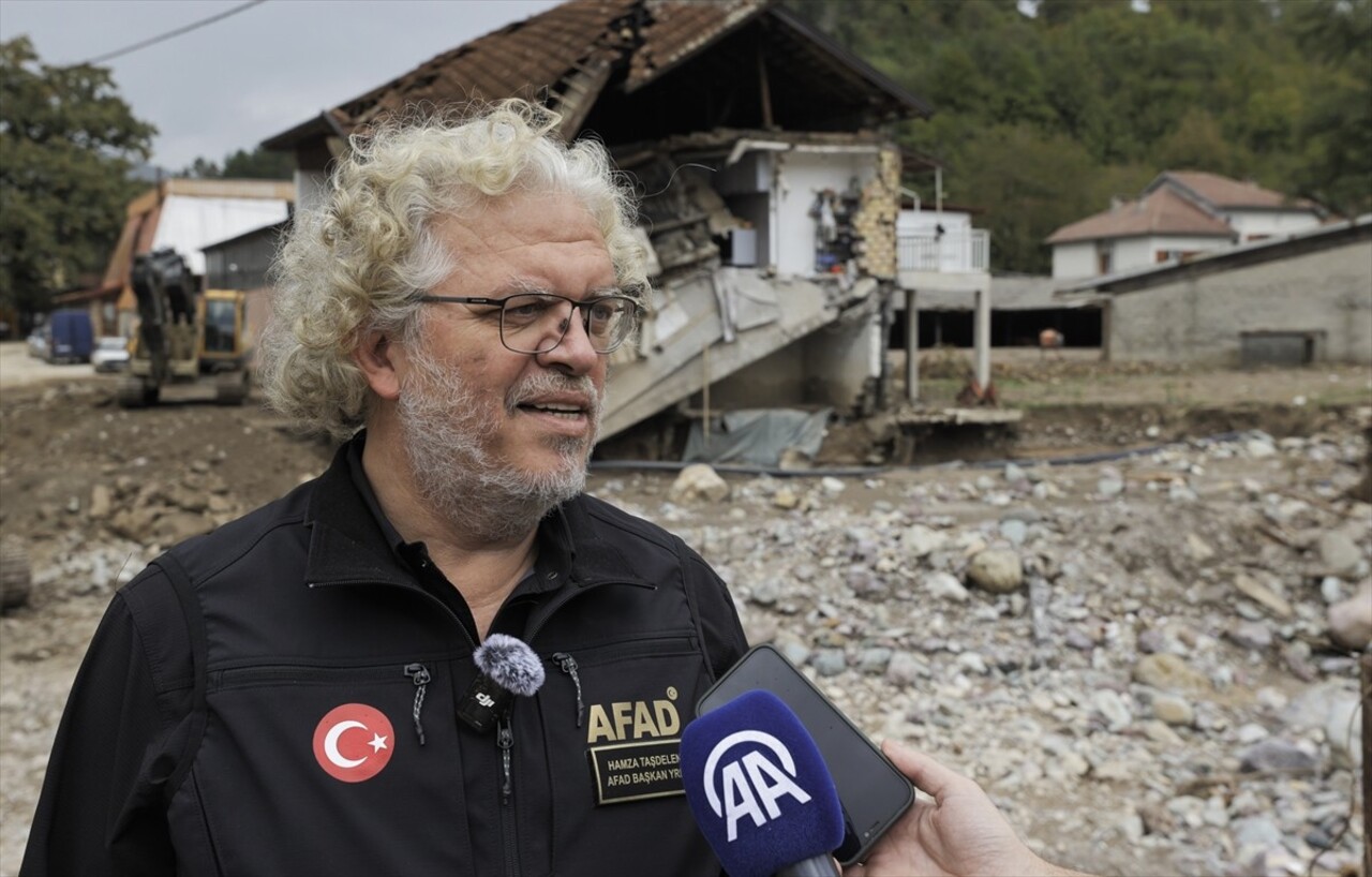 Afet ve Acil Durum Yönetimi Başkanlığı (AFAD), Bosna Hersek'te selden etkilenen bölgeye 60...