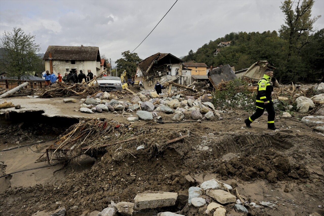 Afet ve Acil Durum Yönetimi Başkanlığı (AFAD), Bosna Hersek'te selden etkilenen bölgeye 60...