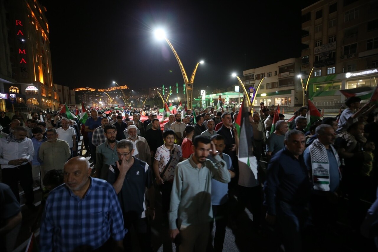 Diyarbakır, Siirt, Şırnak ve Mardin'de İsrail'in Filistin'e yönelik saldırıları protesto...