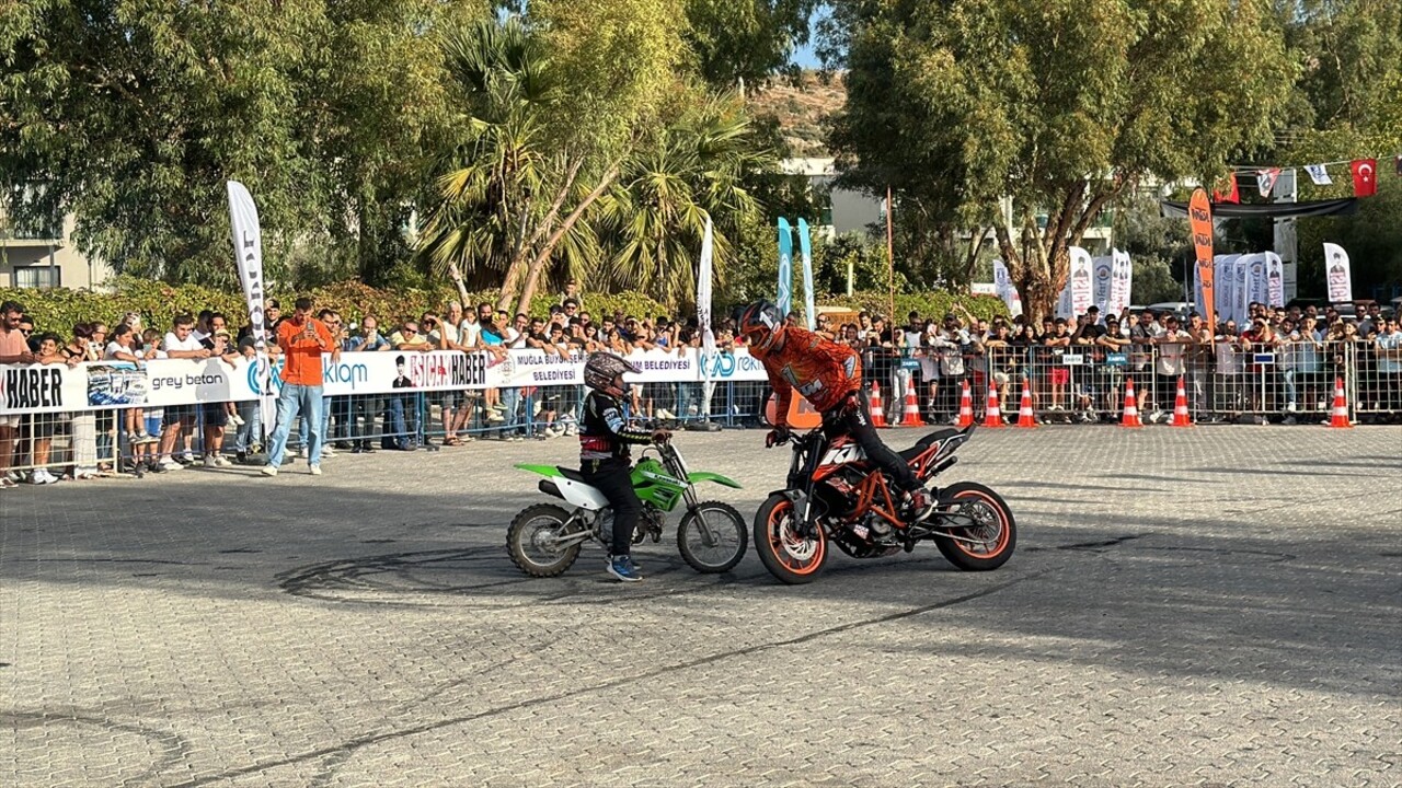 Muğla'da "Uluslararası Bodrum Motofest" sona erdi. Motosiklet akrobasi şampiyonu Birkan Polat da...