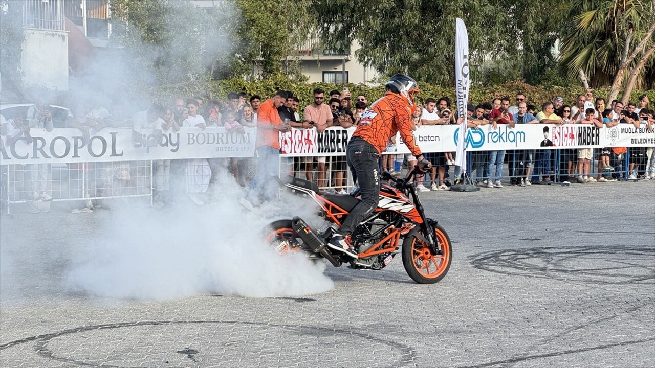 Muğla'da "Uluslararası Bodrum Motofest" sona erdi. Motosiklet akrobasi şampiyonu Birkan Polat da...