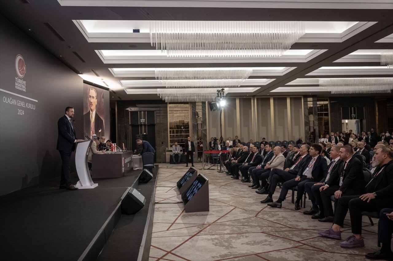 Crowne Plaza Ankara'da düzenlenen Türkiye Basketbol Federasyonu Olağan Genel Kurulu'nda başkanlık...