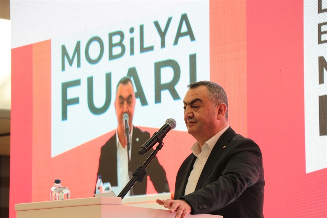 Kayseri'de Kumsmall AVM ev sahipliğinde mobilya fuarı düzenlendi. Açılışa katılan Ticaret Bakan...