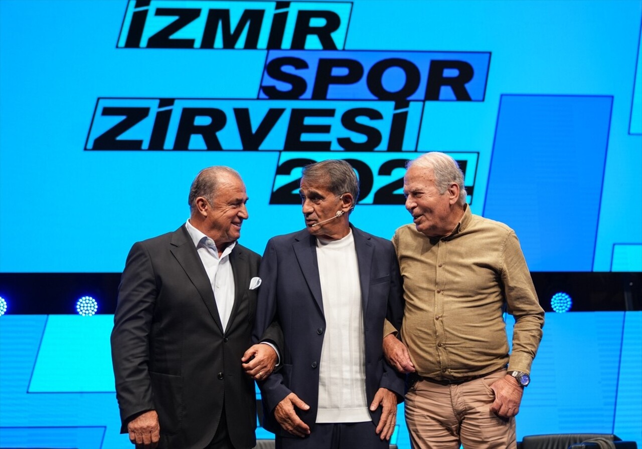 İzmir Büyükşehir Belediyesi ile İzmir Ticaret Odası (İZTO) ev sahipliğindeki İzmir Spor Zirvesi...