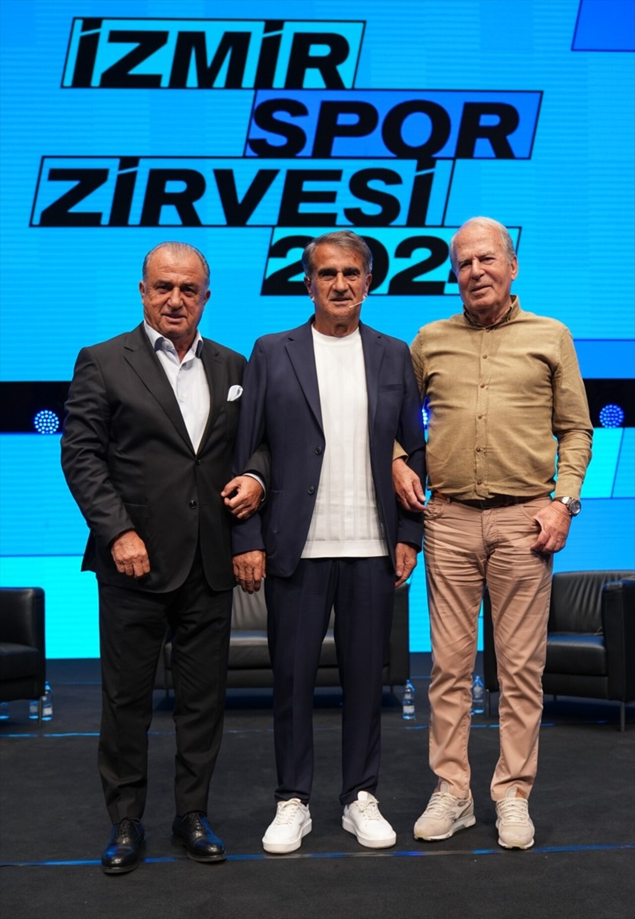 İzmir Büyükşehir Belediyesi ile İzmir Ticaret Odası (İZTO) ev sahipliğindeki İzmir Spor Zirvesi...