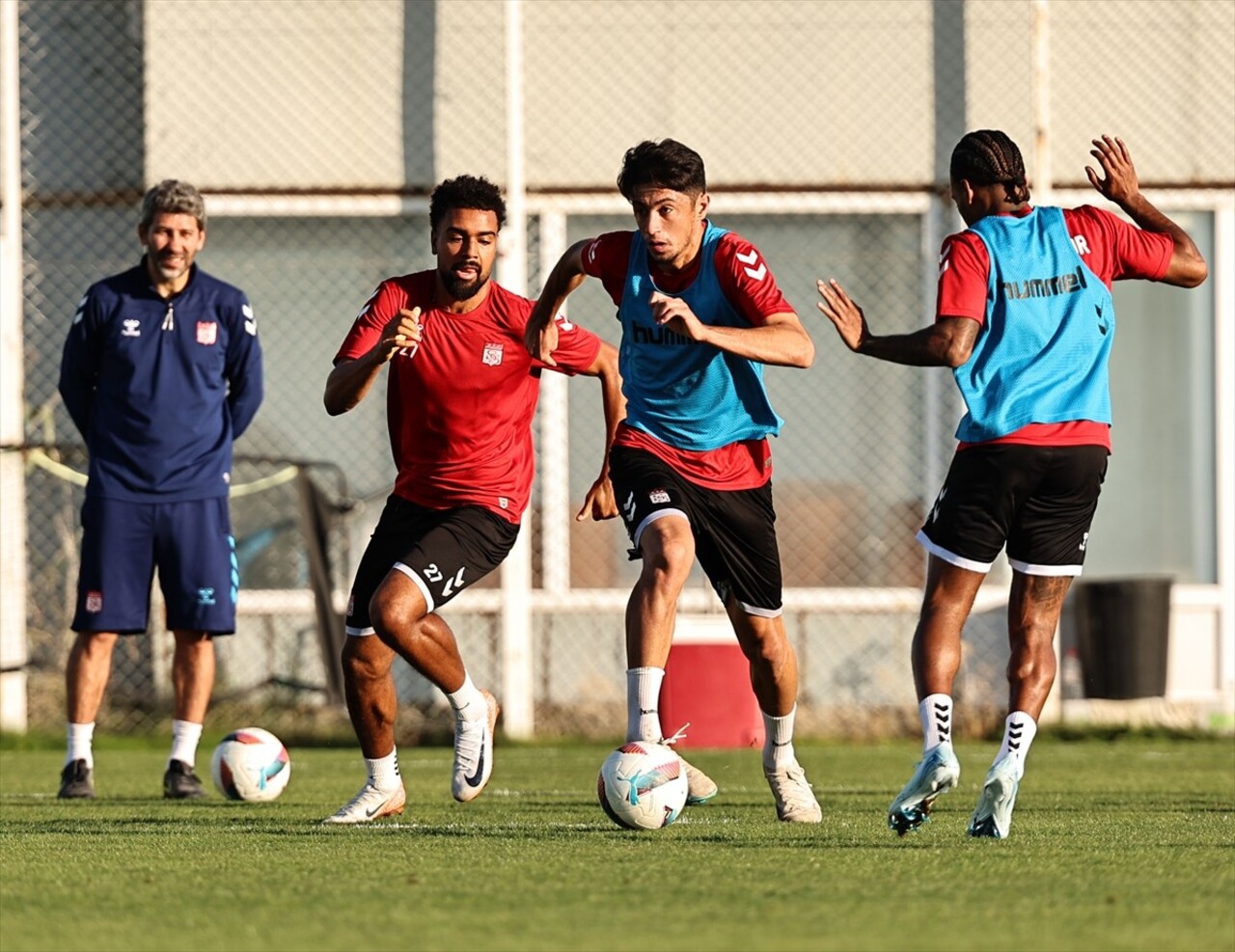 Net Global Sivasspor, Trendyol Süper Lig'in 9. haftasında sahasında Atakaş Hatayspor ile yapacağı...